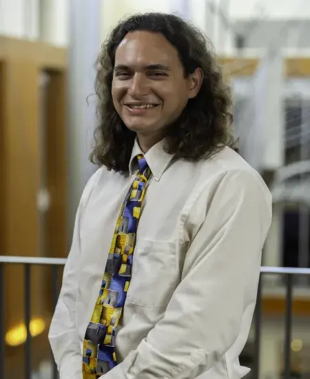 Nathaniel Pinhas Headshot