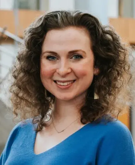 Hayley Hollenberg Headshot